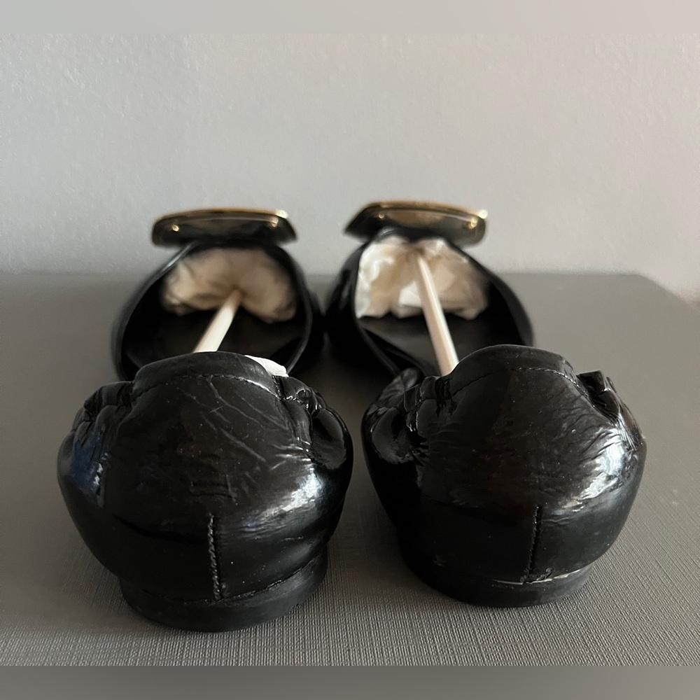 Roger Vivier Chips ballerina flats in patent leather with a gold-tone buckle 7 - Picture 6 of 10